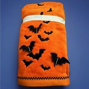 Well Dressed Home Set of 2 Orange Halloween 3D Black Bats Hand Towels New w Tags